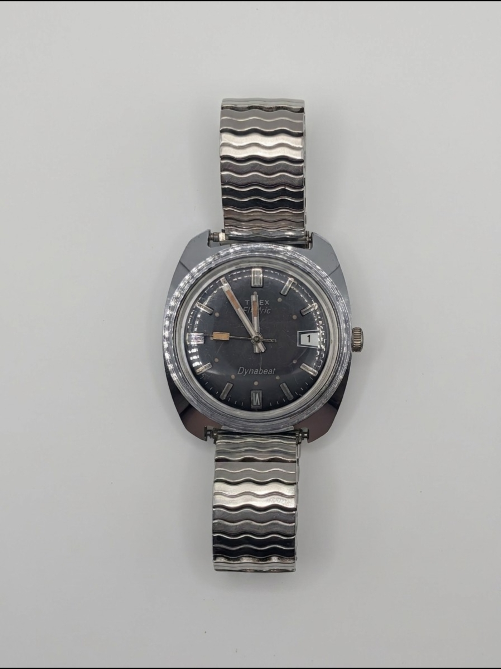 Vintage Timex Electric Dynabeat Men's Watch New Battery Runs Date Silver Tone